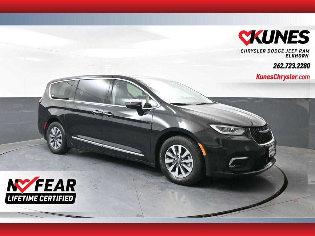 used 2023 Chrysler Pacifica Hybrid car, priced at $26,781