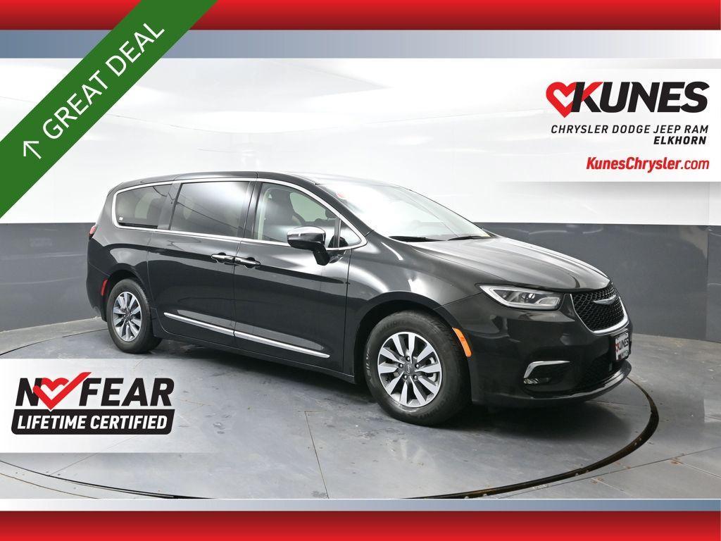 used 2023 Chrysler Pacifica Hybrid car, priced at $25,344