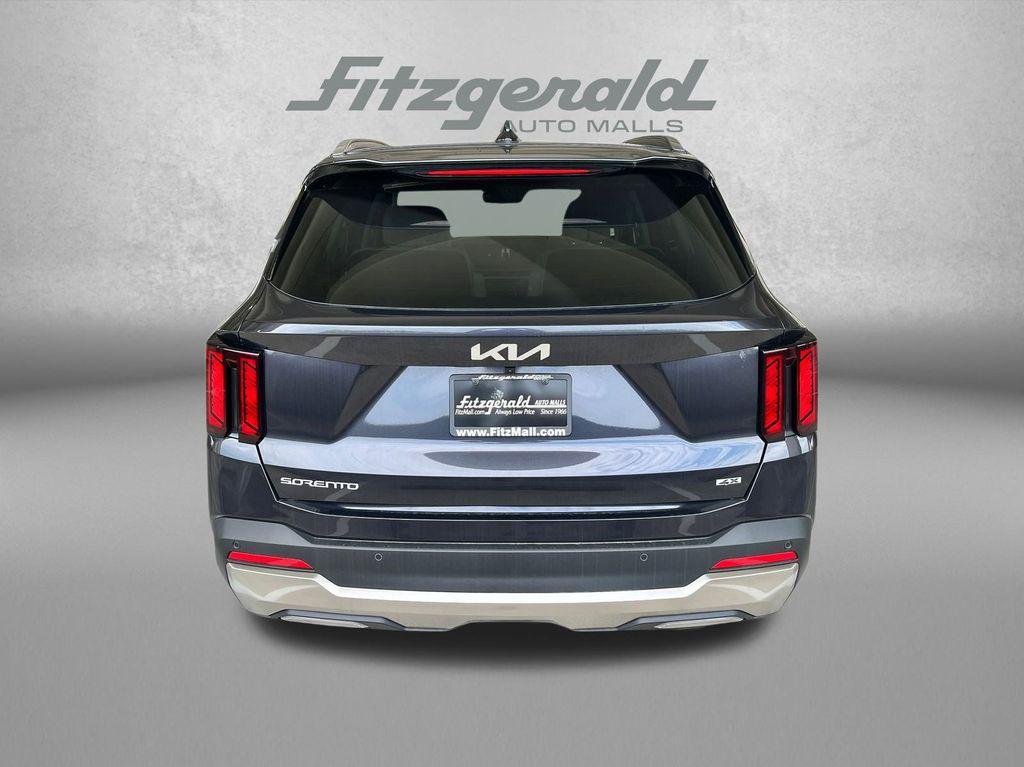 new 2025 Kia Sorento car, priced at $38,858