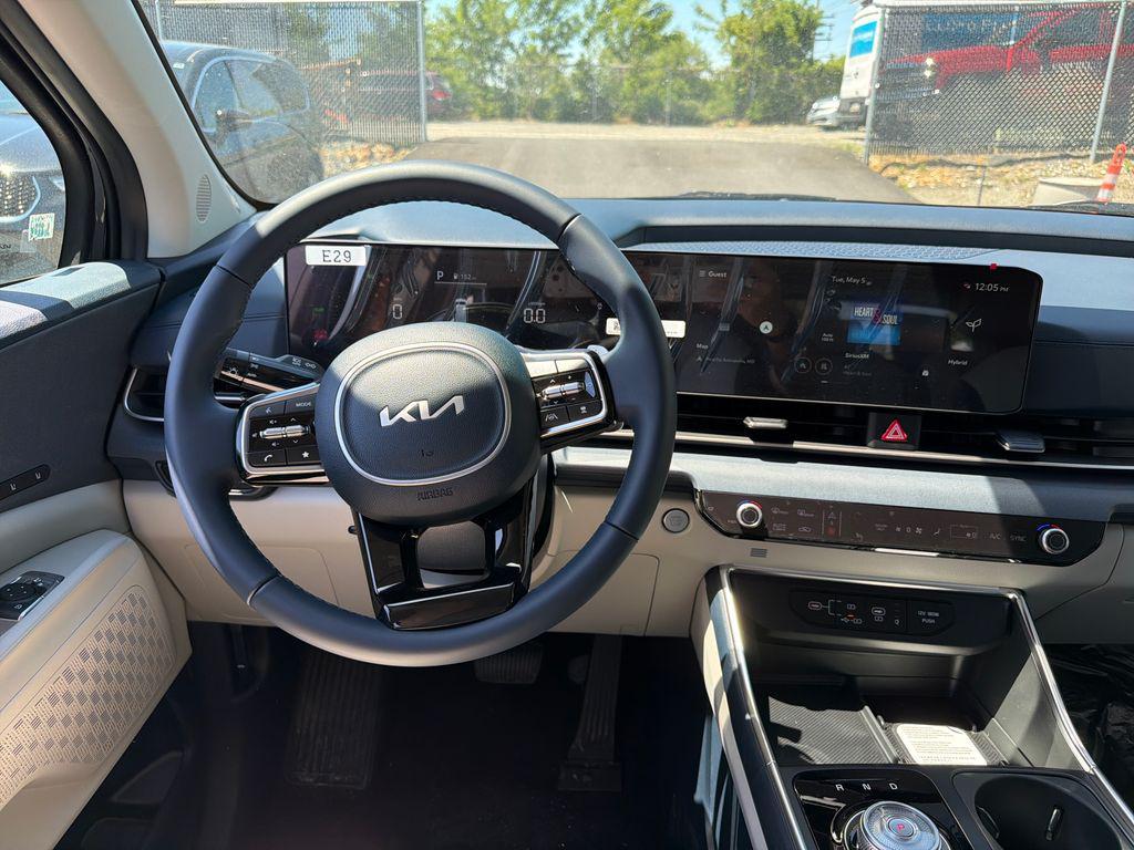new 2026 Kia Carnival Hybrid car, priced at $45,525