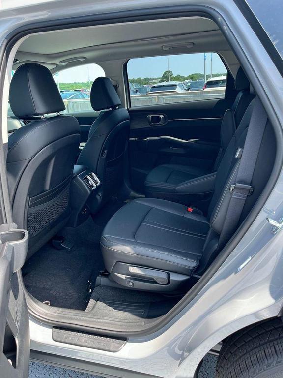 new 2025 Kia Sorento car, priced at $39,744