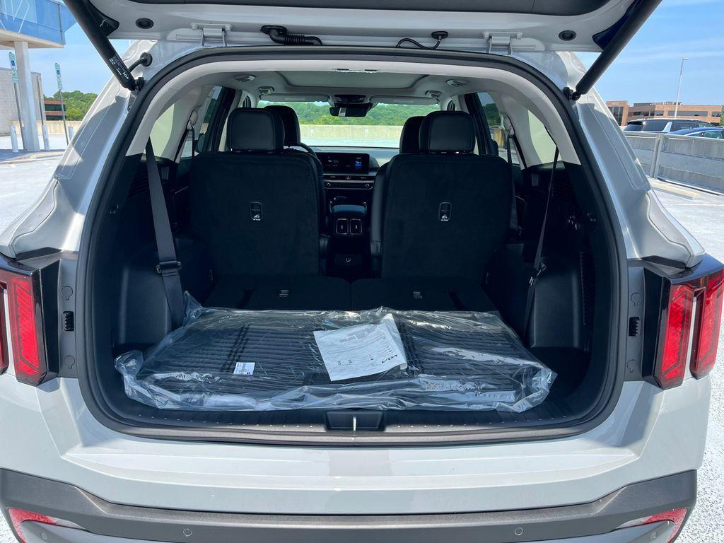 new 2025 Kia Sorento car, priced at $39,744