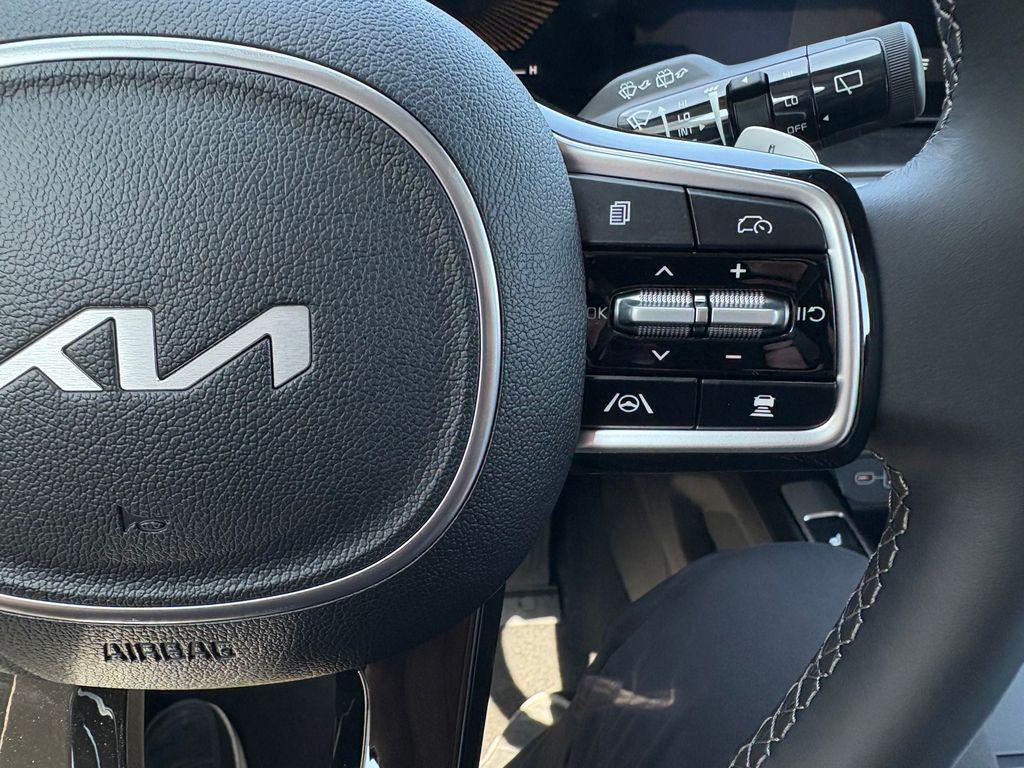 new 2025 Kia Sorento Hybrid car, priced at $39,724