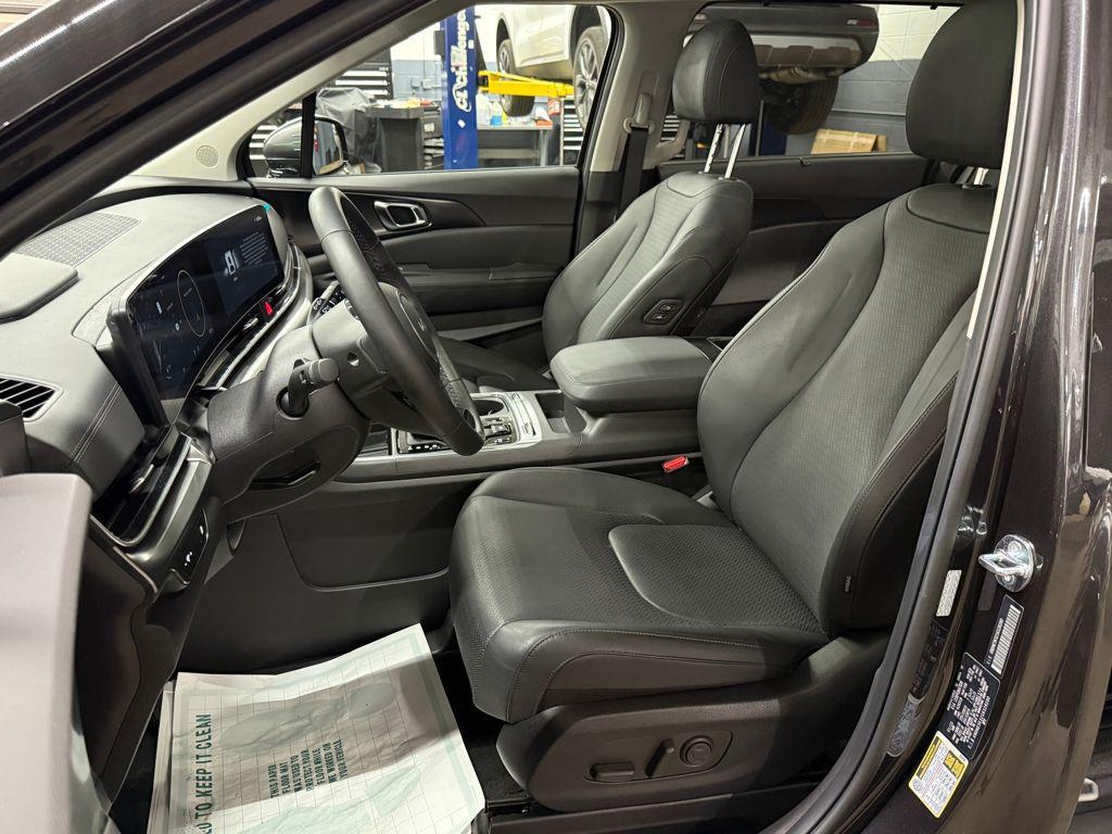 used 2025 Kia Carnival car, priced at $46,988