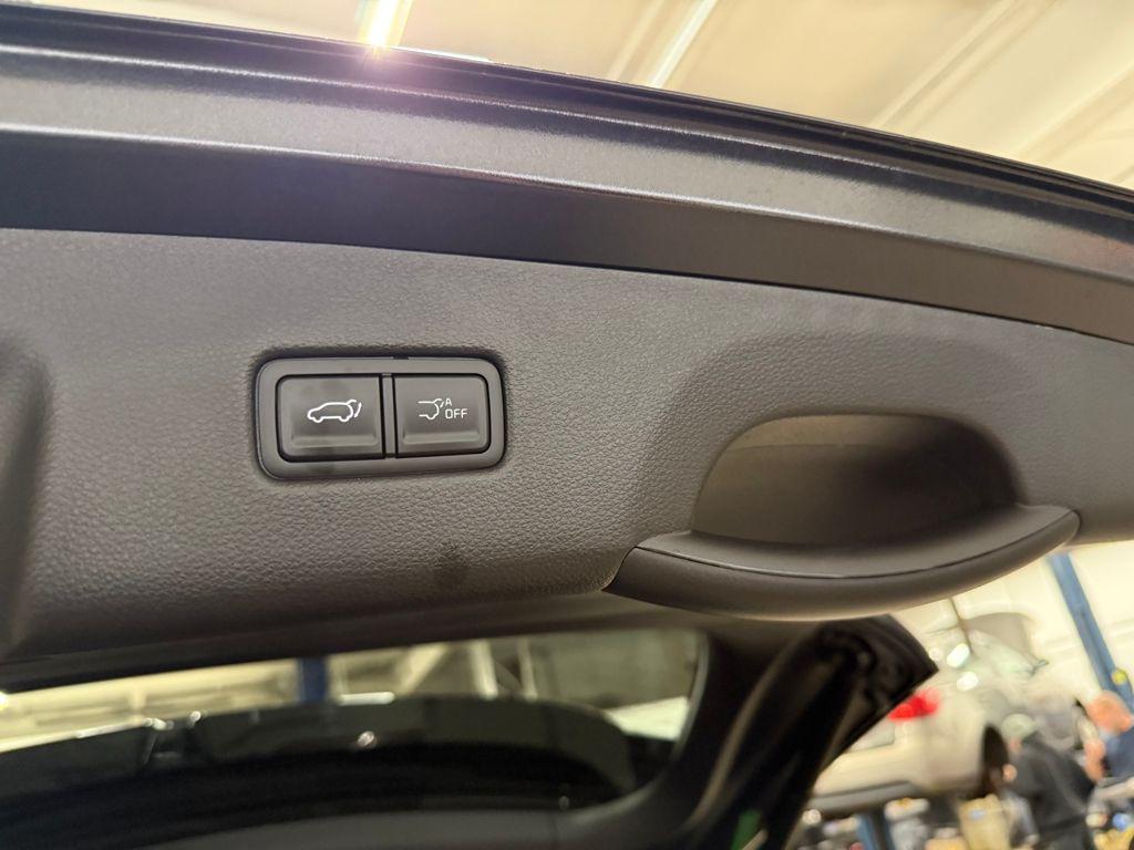 used 2025 Kia Carnival car, priced at $45,988