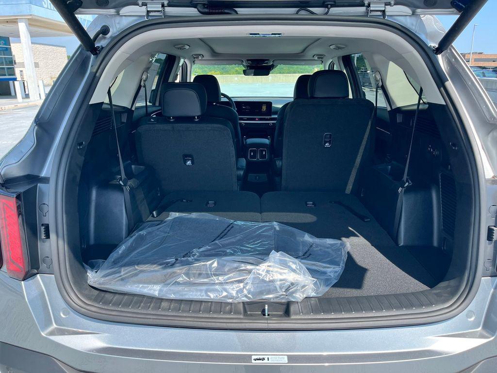 new 2025 Kia Sorento Hybrid car, priced at $40,538