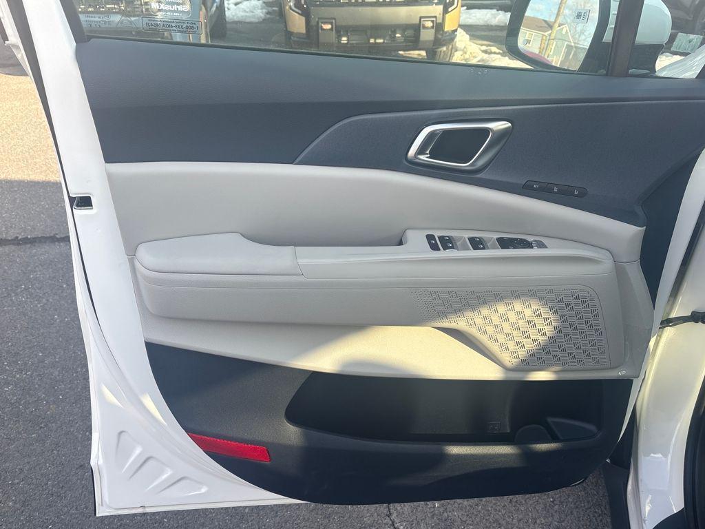 new 2026 Kia Carnival car, priced at $45,856