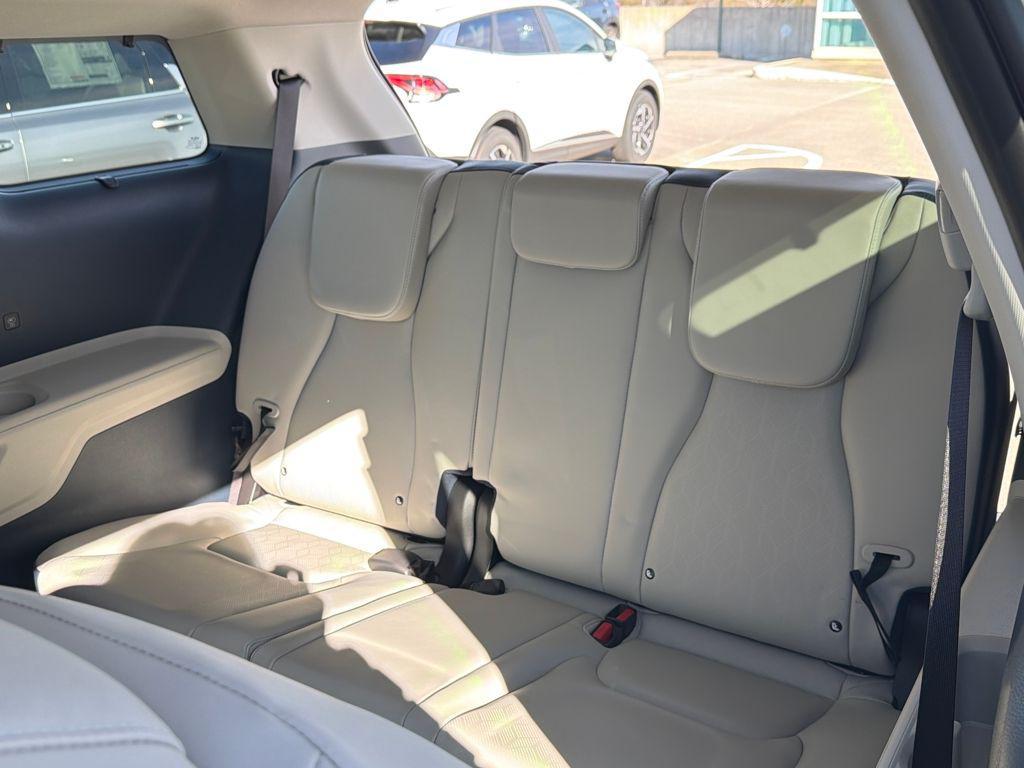 new 2026 Kia Carnival Hybrid car, priced at $46,537