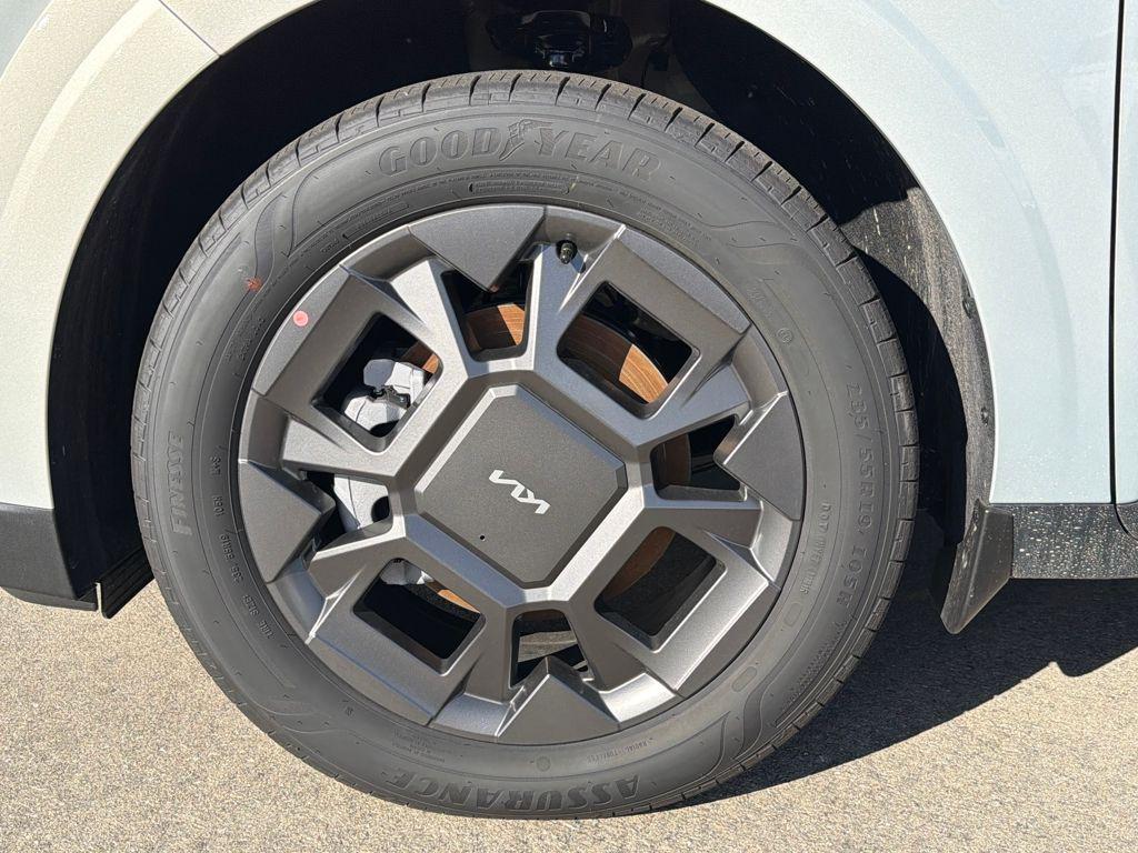 new 2026 Kia Carnival Hybrid car, priced at $46,537
