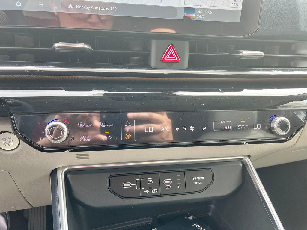 new 2025 Kia Carnival car, priced at $53,674