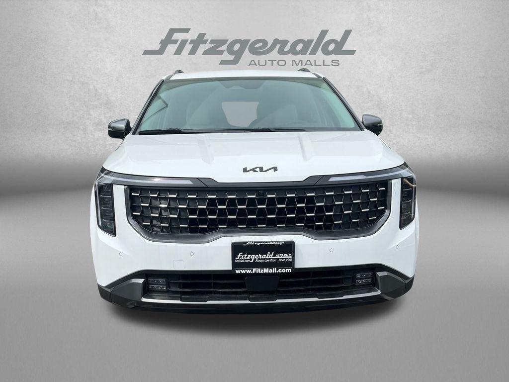 new 2025 Kia Carnival car, priced at $54,424