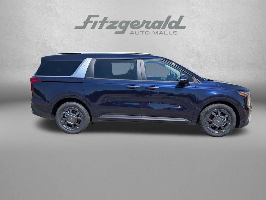 new 2026 Kia Carnival Hybrid car, priced at $45,525