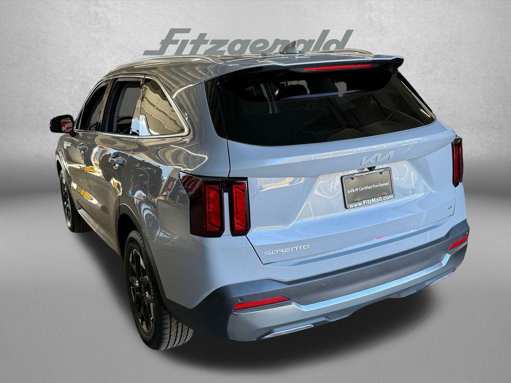 used 2025 Kia Sorento car, priced at $31,799