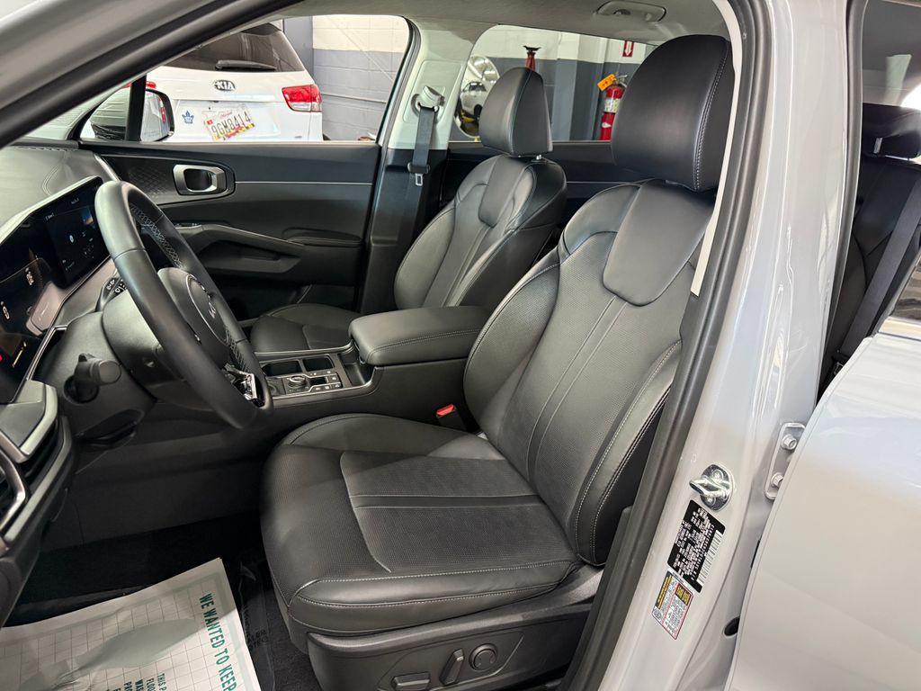 used 2025 Kia Sorento car, priced at $31,799