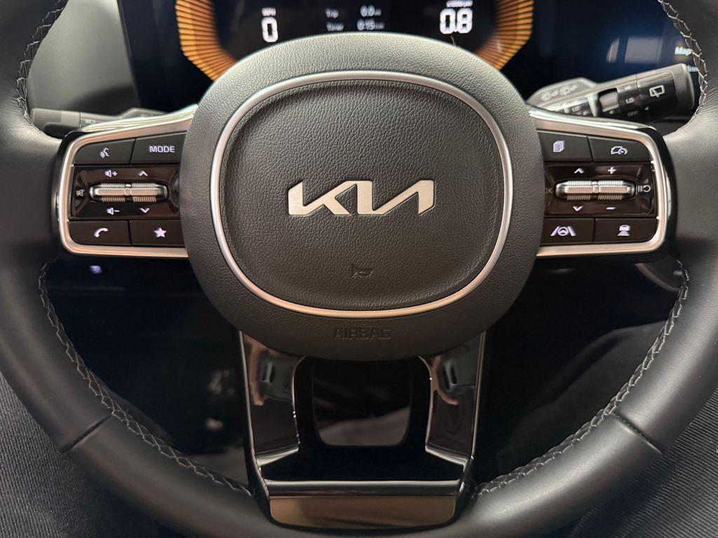 used 2025 Kia Sorento car, priced at $31,799