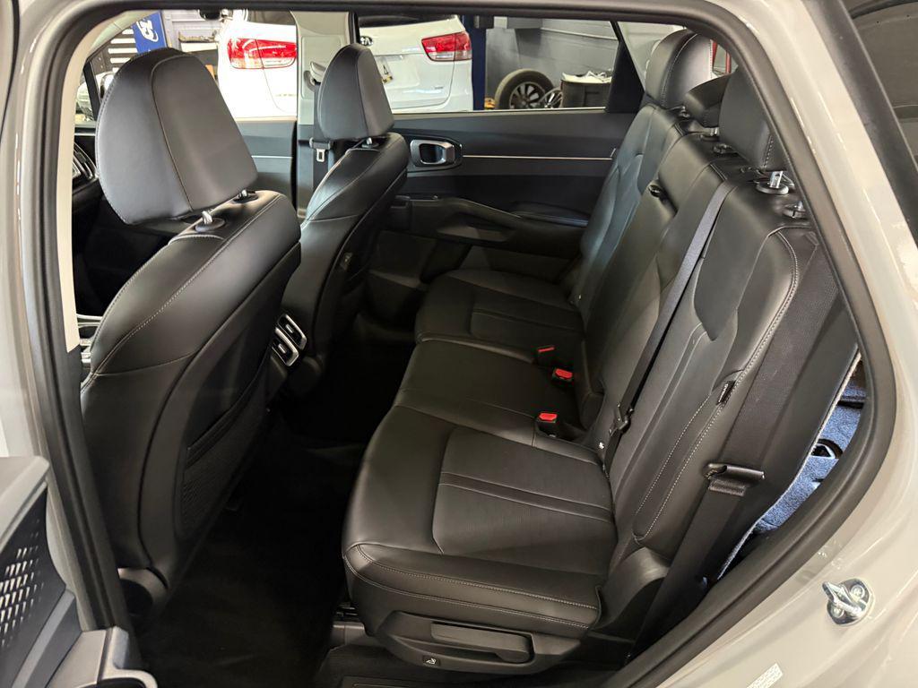 used 2025 Kia Sorento car, priced at $31,799