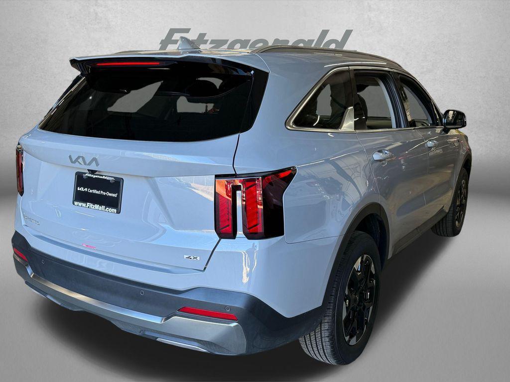 used 2025 Kia Sorento car, priced at $31,799