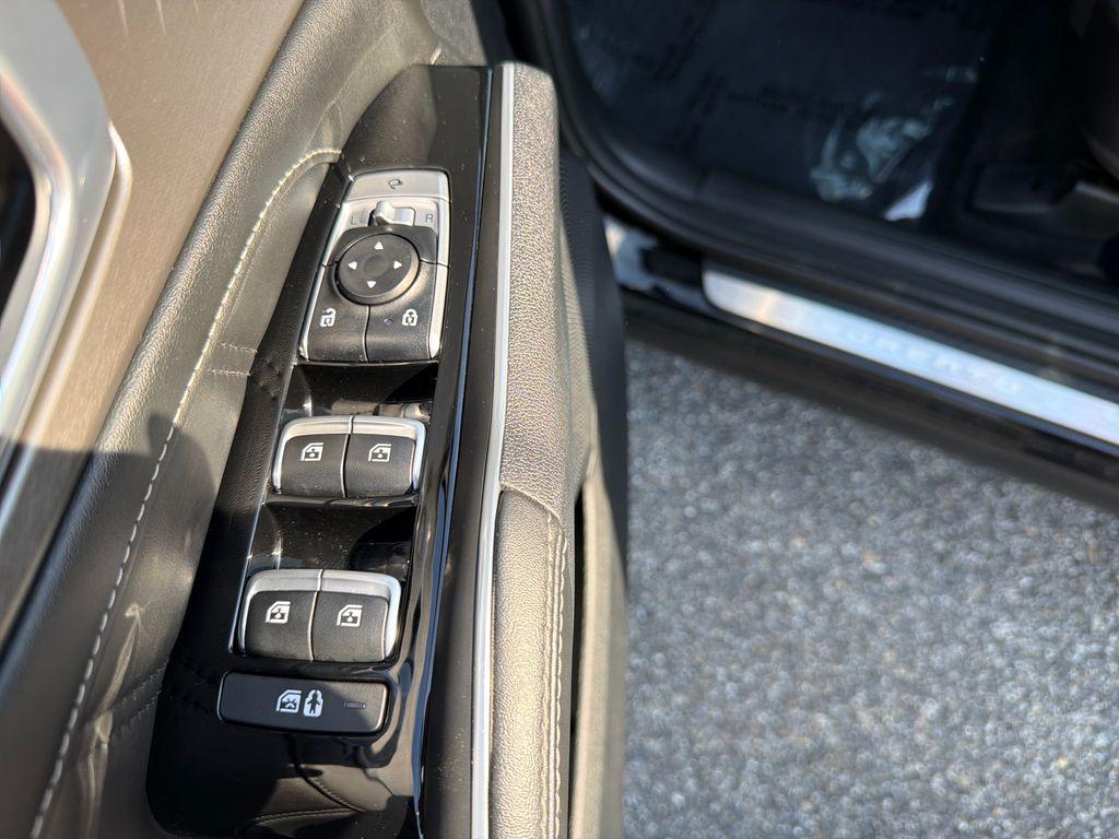 used 2023 Kia Sorento car, priced at $31,799