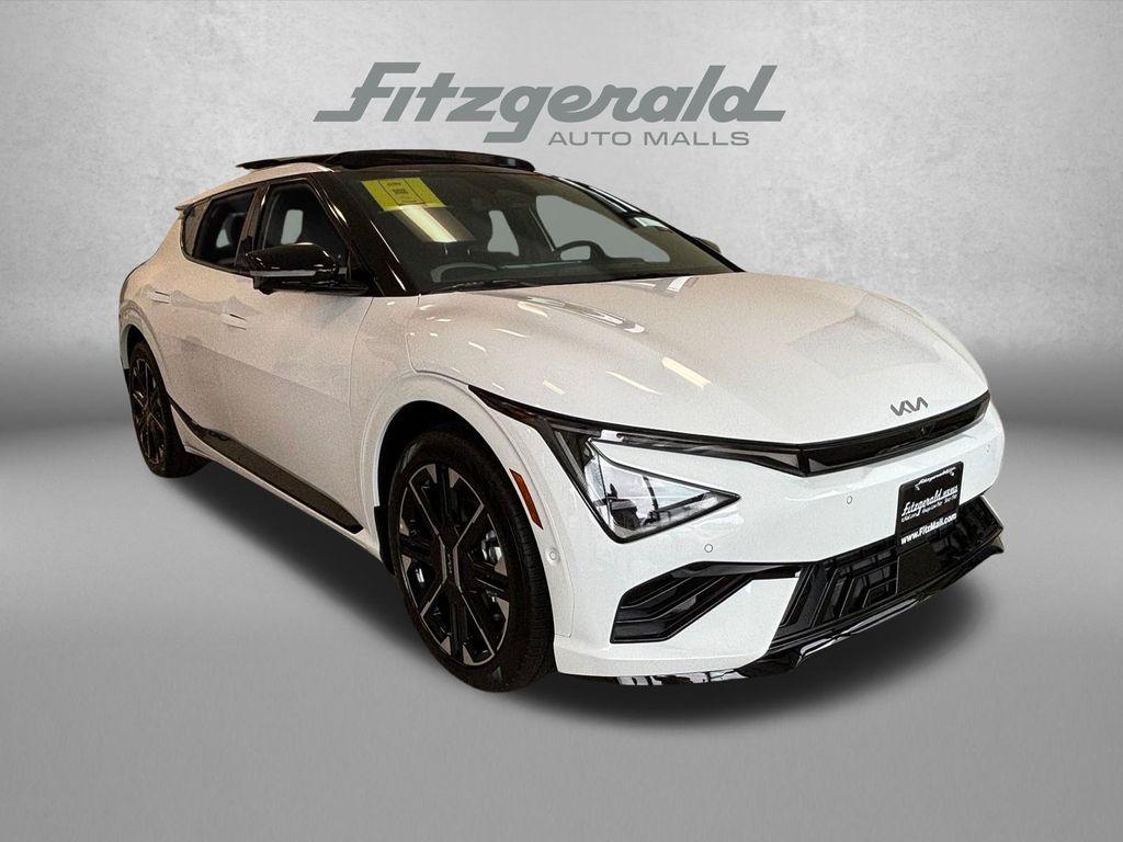 new 2025 Kia EV6 car, priced at $49,642