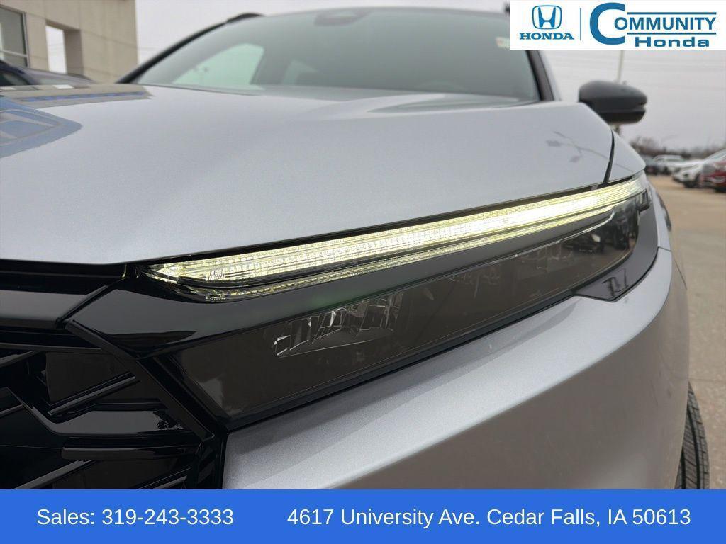 new 2026 Honda CR-V Hybrid car, priced at $42,679