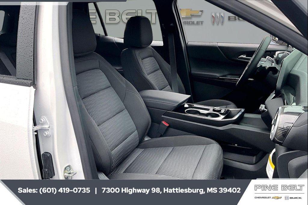 new 2026 Chevrolet Equinox car, priced at $29,165