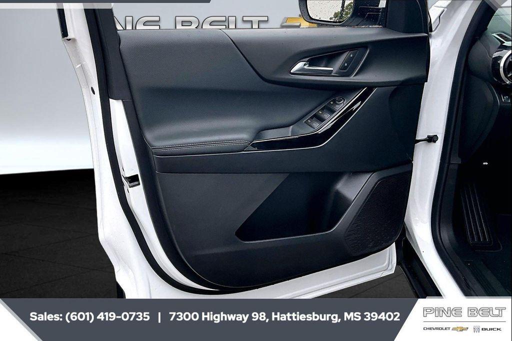 new 2026 Chevrolet Equinox car, priced at $29,165