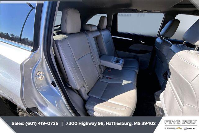 used 2018 Toyota Highlander car, priced at $17,634