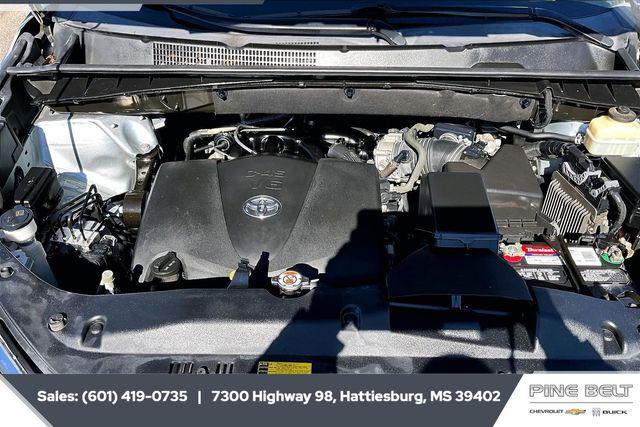 used 2018 Toyota Highlander car, priced at $17,634