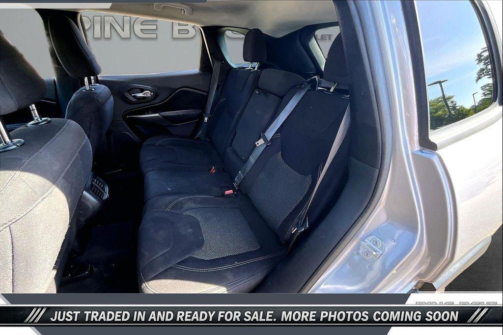 used 2020 Jeep Cherokee car, priced at $11,241
