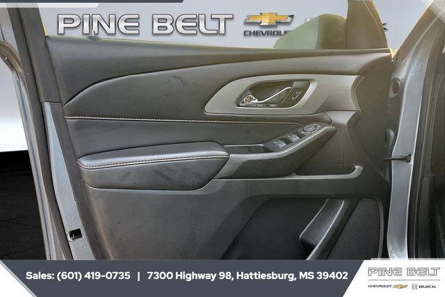 used 2021 Chevrolet Traverse car, priced at $21,900