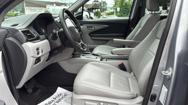 used 2022 Honda Pilot car, priced at $30,387