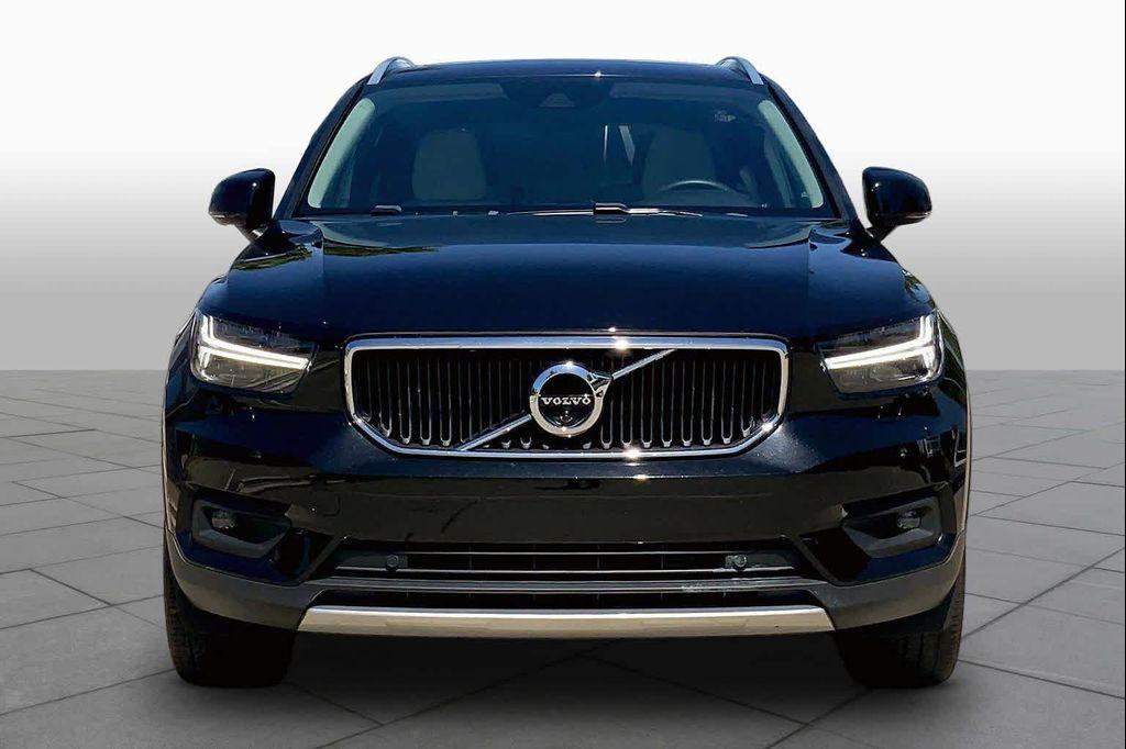 used 2022 Volvo XC40 car, priced at $20,266
