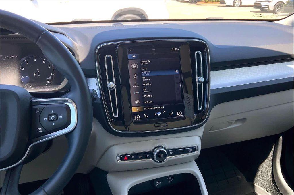 used 2022 Volvo XC40 car, priced at $20,266
