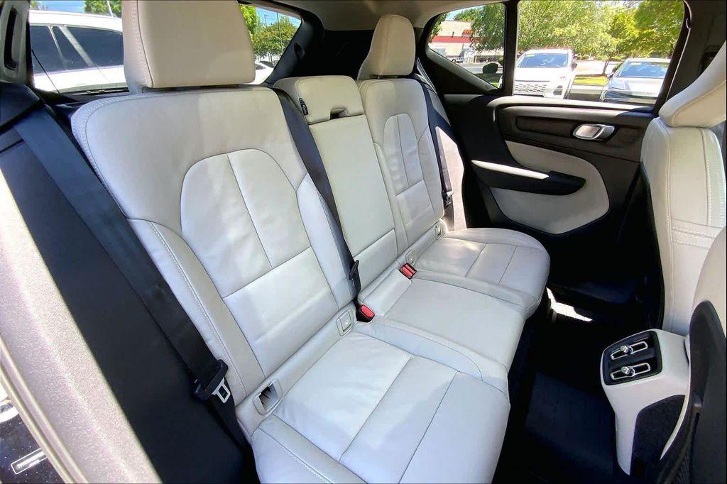 used 2022 Volvo XC40 car, priced at $20,266