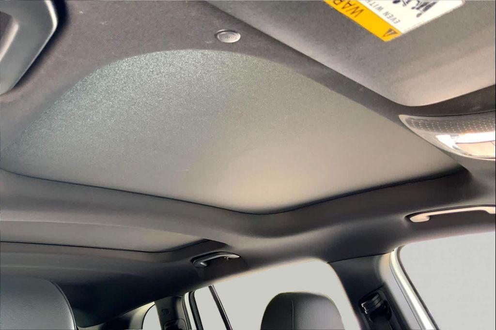 used 2021 Mercedes-Benz GLB 250 car, priced at $25,531