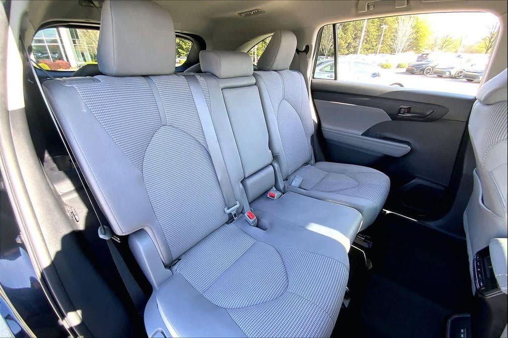 used 2023 Toyota Highlander car, priced at $31,459