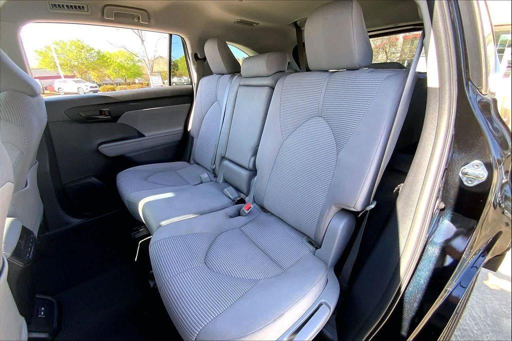 used 2023 Toyota Highlander car, priced at $31,459