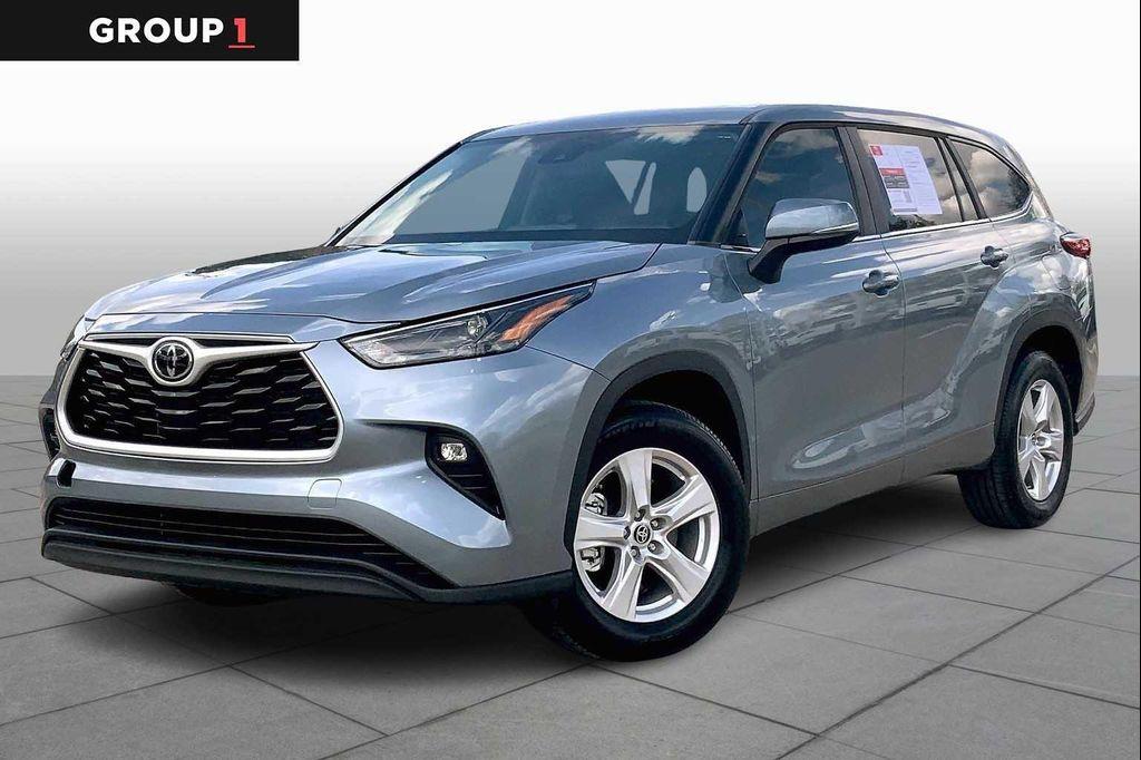 used 2023 Toyota Highlander car, priced at $34,056