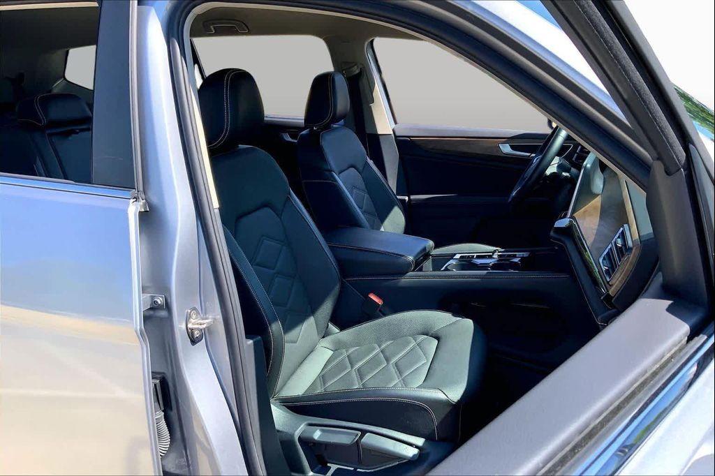 used 2024 Volkswagen Atlas car, priced at $29,793
