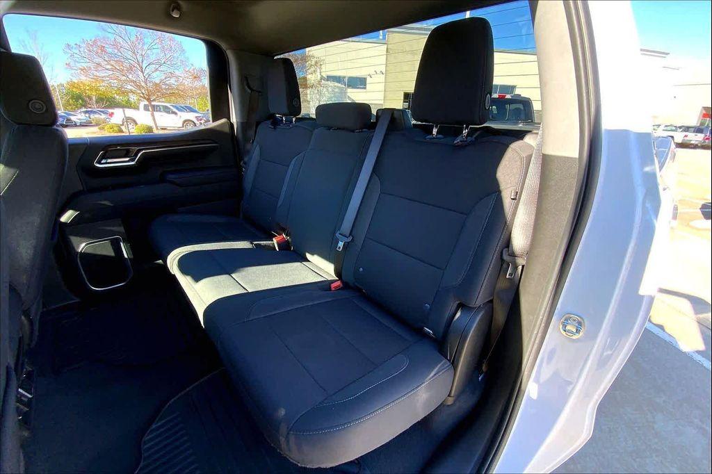 used 2024 GMC Sierra 1500 car, priced at $33,923