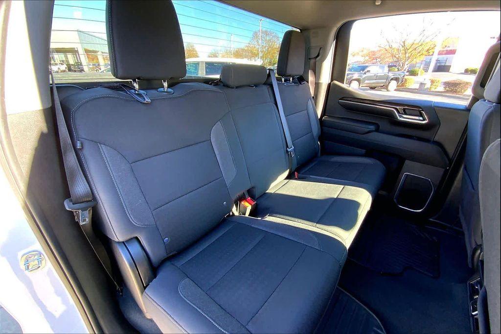 used 2024 GMC Sierra 1500 car, priced at $33,923