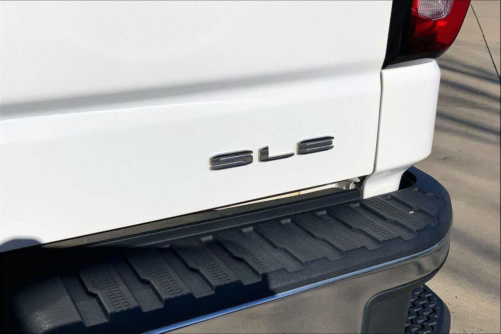 used 2024 GMC Sierra 1500 car, priced at $33,923