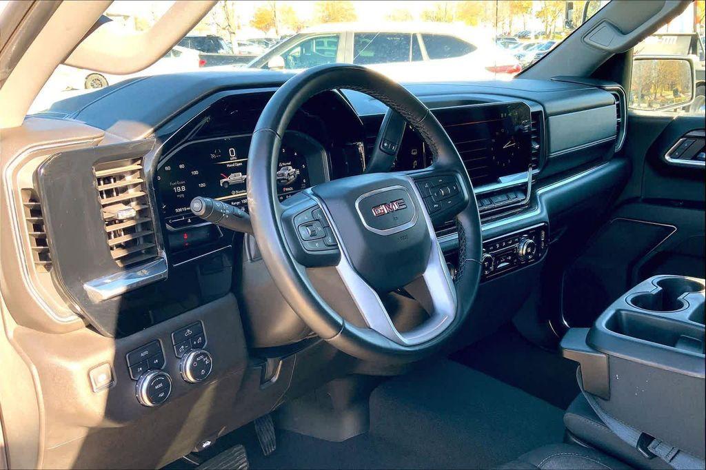 used 2024 GMC Sierra 1500 car, priced at $33,923