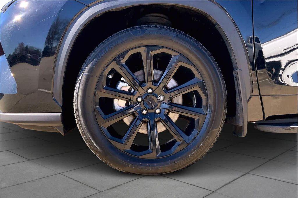 used 2024 Toyota Highlander car, priced at $36,105