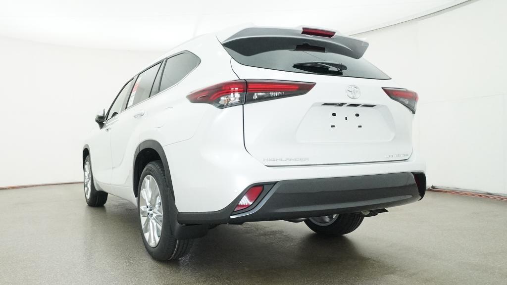 new 2026 Toyota Highlander car, priced at $54,322