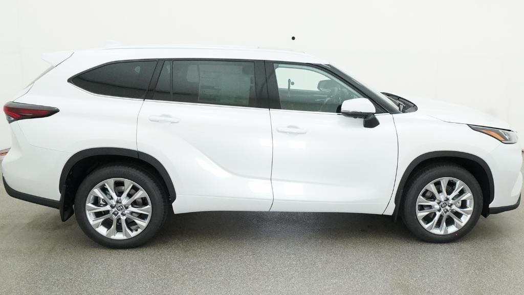 new 2026 Toyota Highlander car, priced at $54,322