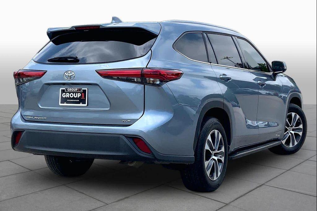 used 2022 Toyota Highlander car, priced at $35,125