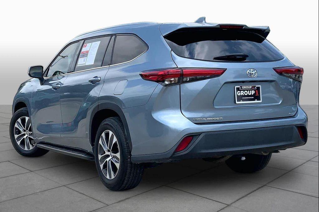 used 2022 Toyota Highlander car, priced at $35,125