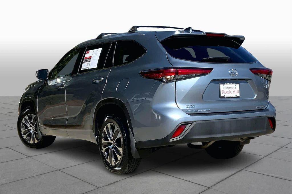 used 2022 Toyota Highlander car, priced at $32,982