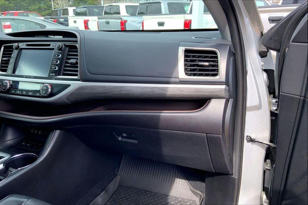 used 2019 Toyota Highlander car, priced at $29,218
